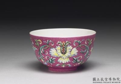 图片[2]-Teacup with incised pattern of flower brocade in falangcai painted enamels, Qing dynasty, Qianlong reign (1736-1795)-China Archive